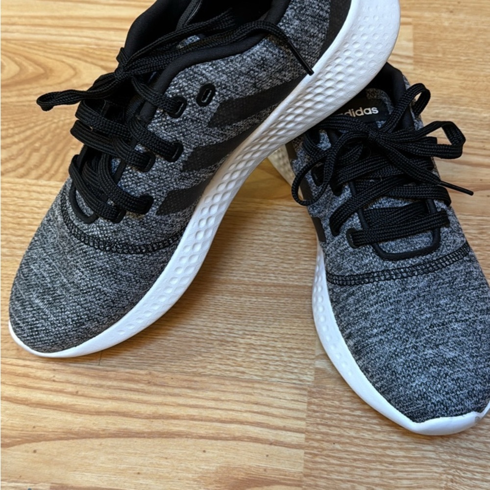 Adidas Women’s Black and Gray Cloud Form Shoes